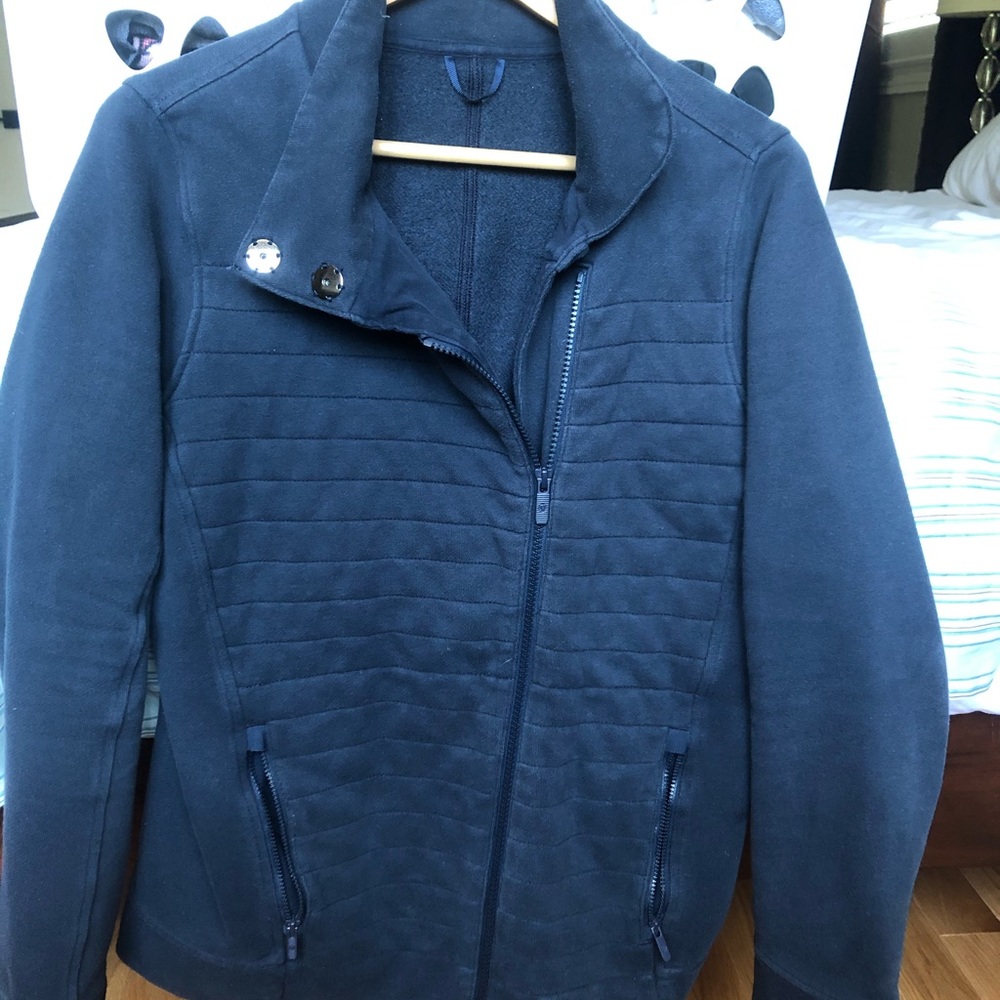Lululemon navy blue zip down sweater. Size 8